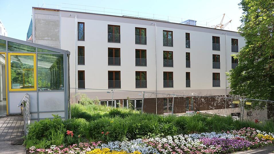 Der erste Bauabschnitt des Seniorenheims wird heuer noch fertig. Weihnachten sollen die Senioren schon im neuen Begegnungszentrum feiern k&ouml;nnen, w&uuml;nscht sich B&uuml;rgermeister Martin Stoiber.