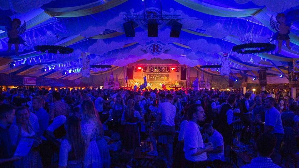 Die Partybilder vom Samstag, 13. August 2022, aus dem Festzelt Reisinger.