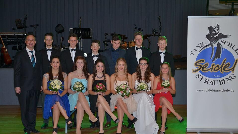 Die Bilder vom Abschlussball der Tanzschule Seidel in der Fraunhofer-Halle am 28. November. Die Bilder vom Abschlussball der Tanzschule Seidel in der Fraunhofer-Halle am 28. November.