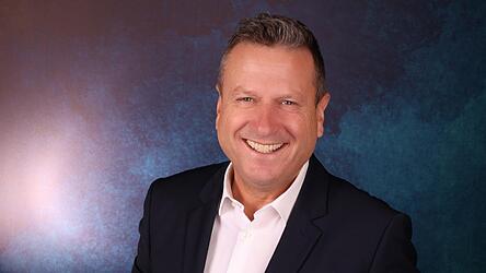 Rainer Mi&szlig;lbeck h&ouml;rt als Fraktionssprecher der Kreistags-CSU auf.