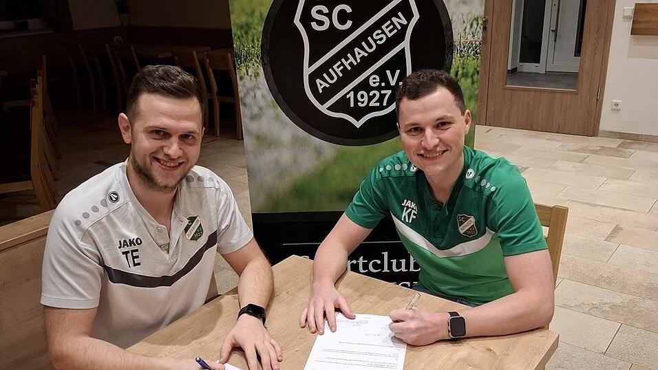 Thomas Eisenreich (l.) und Karl Feicht setzen ihre Arbeit als Trainerduo beim SC Aufhausen fort - egal in welcher Liga.