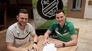 Thomas Eisenreich (l.) und Karl Feicht setzen ihre Arbeit als Trainerduo beim SC Aufhausen fort - egal in welcher Liga.