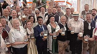 Die Ehrengäste freuen sich auf schöne Festtage in Reisbach. Die Ehrengäste freuen sich auf schöne Festtage in Reisbach.