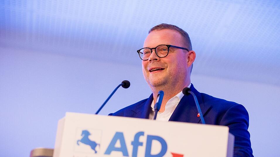 Die AfD um Landeschef Schledde verzeichnet die größten Zugewinne. (Archivbild) Die AfD um Landeschef Schledde verzeichnet die größten Zugewinne. (Archivbild)