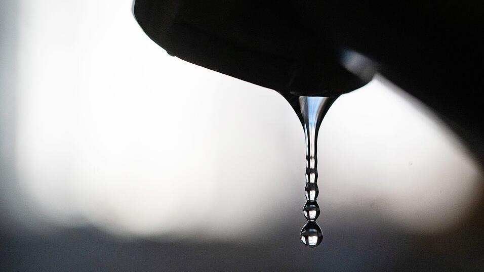 Fortan sollen Bürgerinnen und Bürger in sechs Stadtteilen in Lohr am Main sparsam mit Trinkwasser umgehen. (Symbolbild) Fortan sollen Bürgerinnen und Bürger in sechs Stadtteilen in Lohr am Main sparsam mit Trinkwasser umgehen. (Symbolbild)