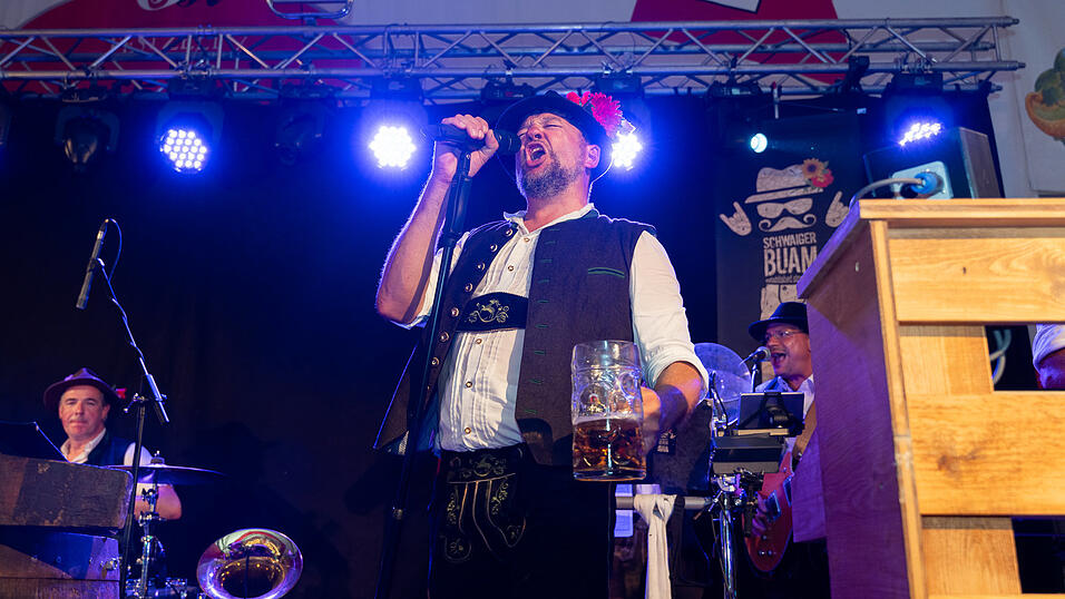 Die Partybilder vom Donnerstag, 17. August 2023, aus dem Festzelt Greindl. Die Partybilder vom Donnerstag, 17. August 2023, aus dem Festzelt Greindl.