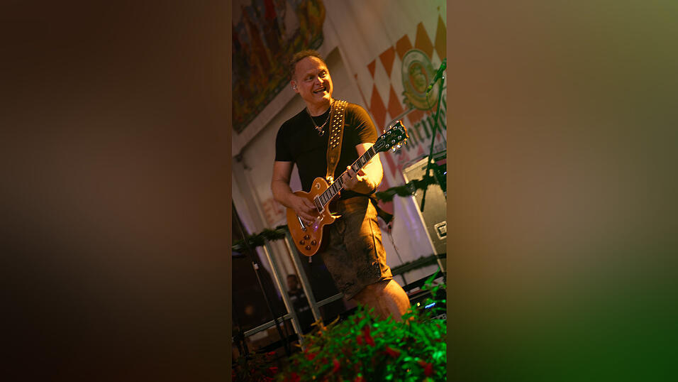Die Partybilder vom Donnerstag, 14. August, aus dem Festzelt Greindl. Die Partybilder vom Donnerstag, 14. August, aus dem Festzelt Greindl.