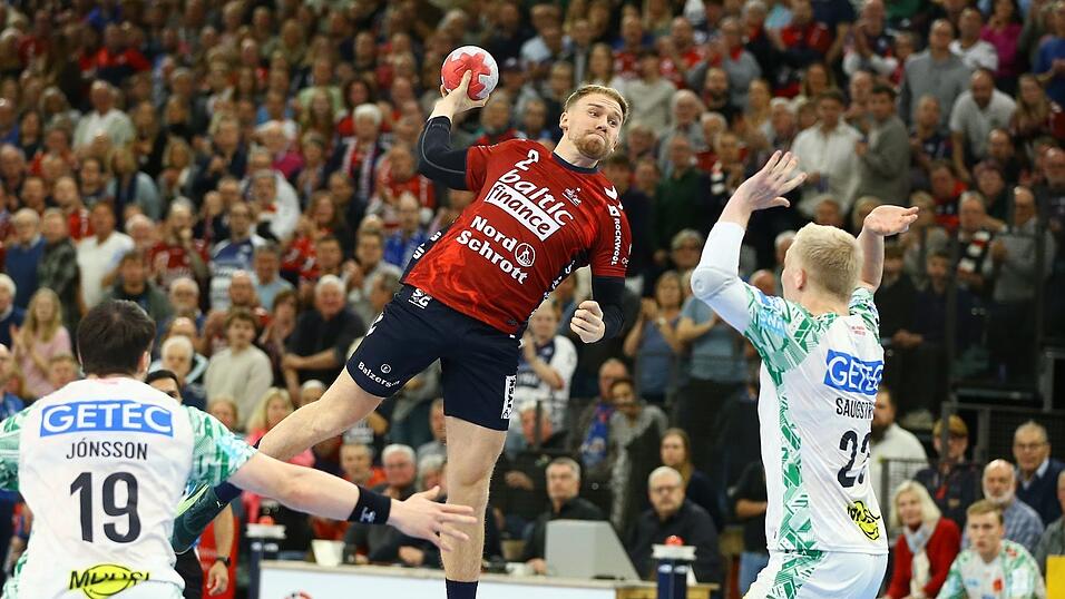Simon Pytlick (M.) ist einer der besten Handballer der Welt. (Archivbild)