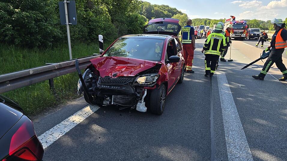 Auf der A3 bei Nittendorf (Kreis Regensburg) kam es am Samstagnachmittag zu einem Auffahrunfall. Auf der A3 bei Nittendorf (Kreis Regensburg) kam es am Samstagnachmittag zu einem Auffahrunfall.