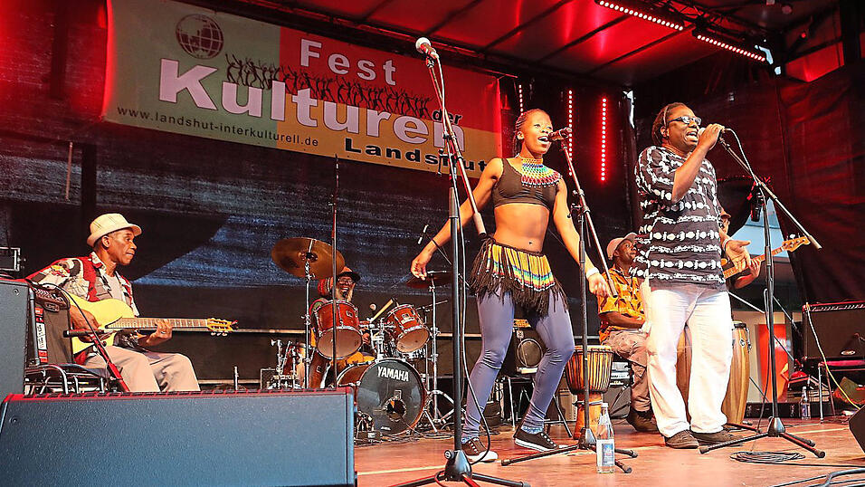 Das Fest der Kulturen ist beliebter Treffpunkt f&uuml;r Menschen aller Couleur.