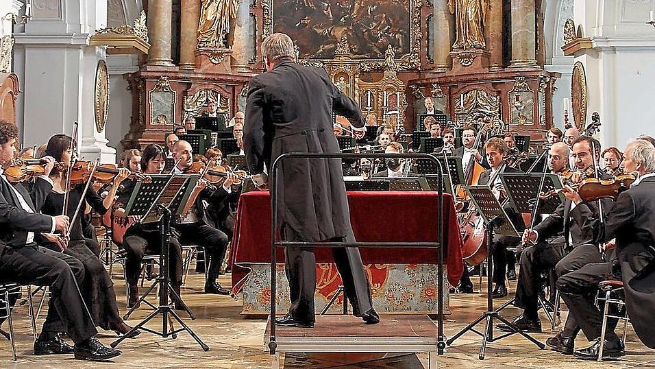 Die Bamberger Symphoniker begeisterten das Publikum in Niederalteich.