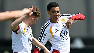 Kollegen bei Bayern und im Nationalteam: Joshua Kimmich (l) und Jamal Musiala. (Archivbild) Kollegen bei Bayern und im Nationalteam: Joshua Kimmich (l) und Jamal Musiala. (Archivbild)