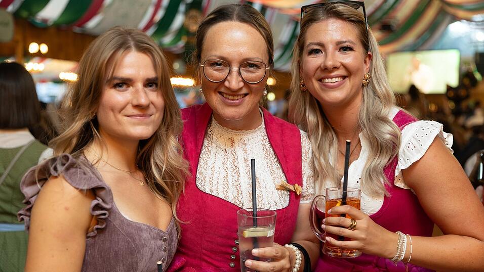 Die Partybilder vom Freitag, 7. August, aus dem Festzelt Weckmann. Die Partybilder vom Freitag, 7. August, aus dem Festzelt Weckmann.