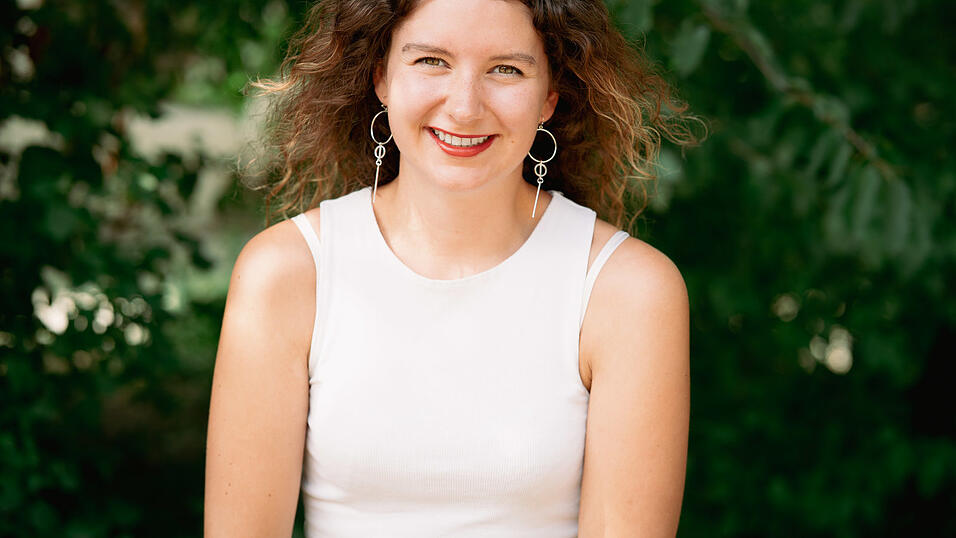 Lauda Hybner studiert in Landshut an der Hochschule Neue Medien und interkulturelle Kommunikation. Lauda Hybner studiert in Landshut an der Hochschule Neue Medien und interkulturelle Kommunikation.