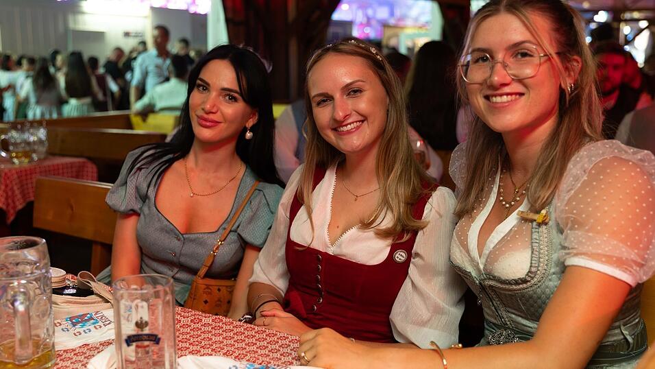 Die Partybilder vom Samstag, 8. August, aus dem Festzelt Reisinger. Die Partybilder vom Samstag, 8. August, aus dem Festzelt Reisinger.