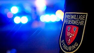 Solange wie nötig hält die Feuerwehr einen ständigen Wachdienst aufrecht.