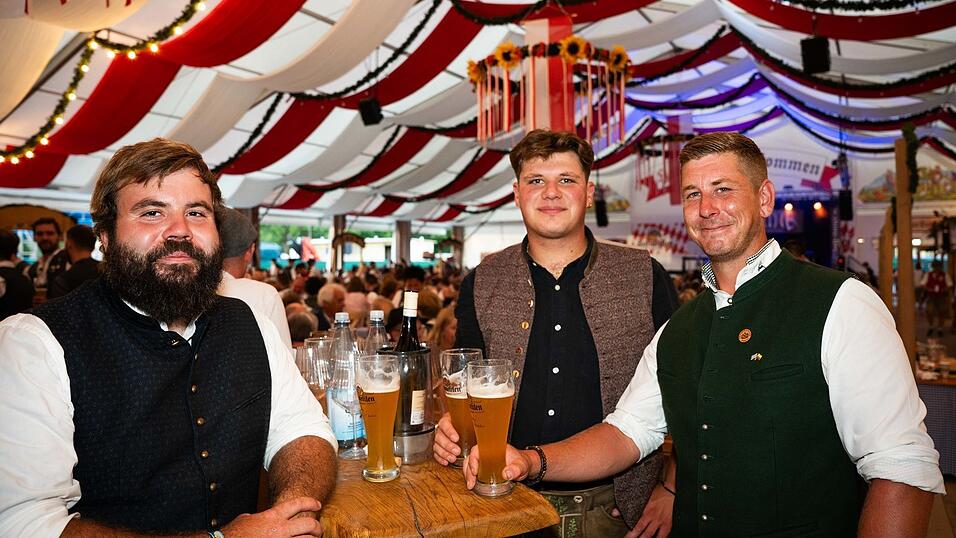 Die Partybilder vom Freitag, 14. August, aus dem Festzelt Greindl. Die Partybilder vom Freitag, 14. August, aus dem Festzelt Greindl.