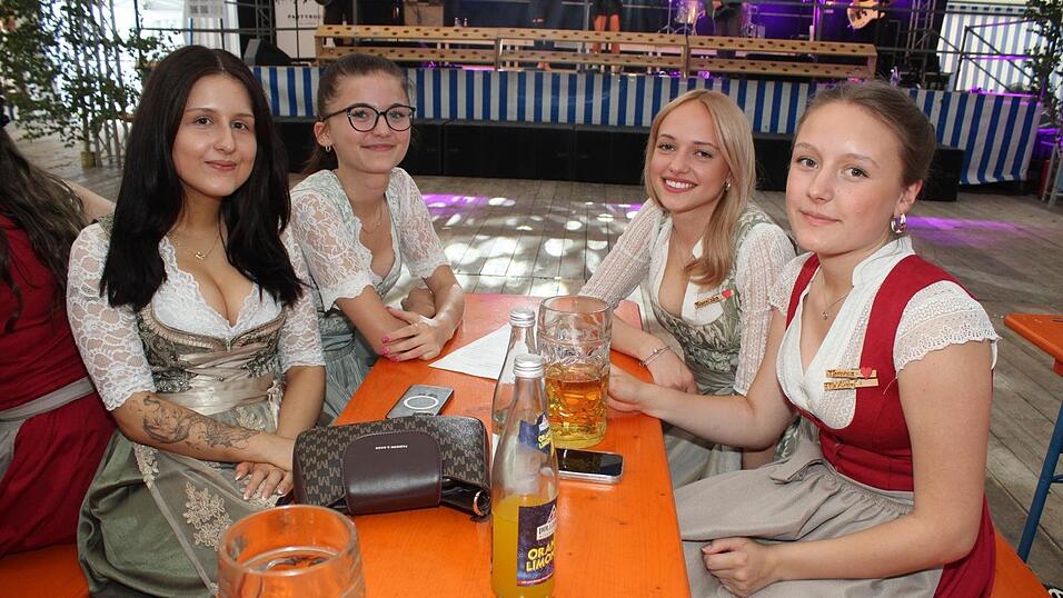 Zur Musik von Headless wurde ausgelassen gefeiert.