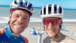 Geschafft! Überglücklich kamen Christian (links) und Tobi (rechts) am 22. August in Menton an. Geschafft! Überglücklich kamen Christian (links) und Tobi (rechts) am 22. August in Menton an.