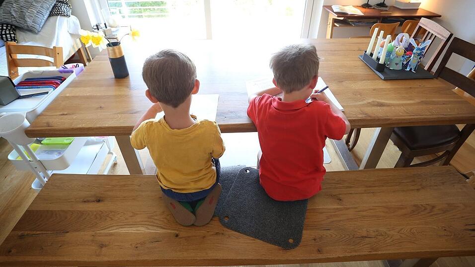 Mit dem Jahreswechsel ändern sich die Bedarfssätze für Trennungskinder. (Symbolbild) Mit dem Jahreswechsel ändern sich die Bedarfssätze für Trennungskinder. (Symbolbild)