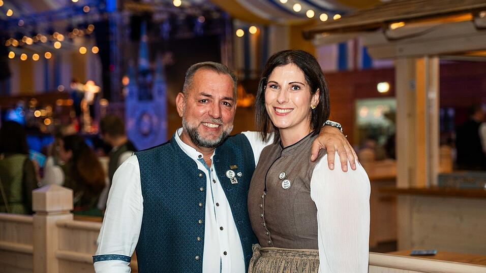 Die Partybilder vom Montag, 17. August, aus dem Festzelt Reisinger. Die Partybilder vom Montag, 17. August, aus dem Festzelt Reisinger.