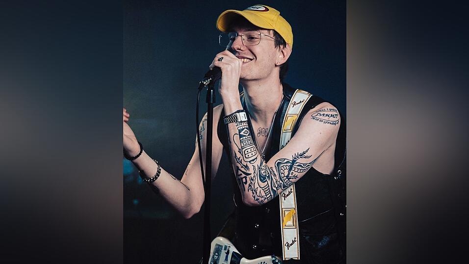 Dominik Fischbach alias Young 501 will mit seiner Musik für gute Laune sorgen - und bestenfalls auch Karriere machen.