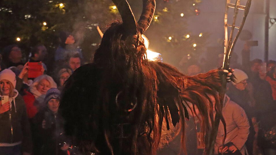 Mehrere hundert Zuschauer verfolgten das eindrucksvolle Spektakel.
