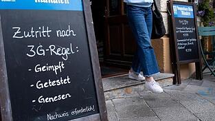 Ab Samstag treten im Landkreis Landshut strengere Regeln wie die 3G-Regel in Kraft. (Symbolfoto)