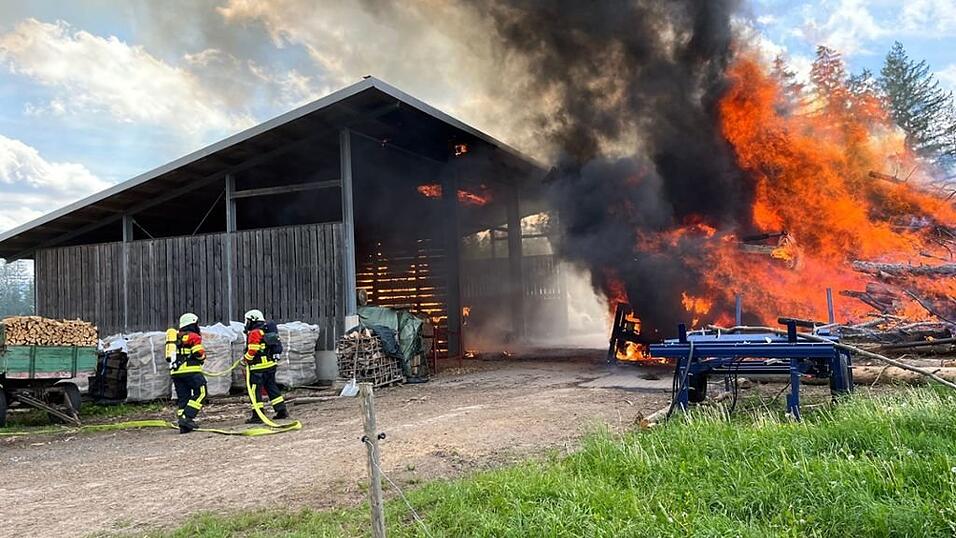 Im Landkreis Regen kam es wegen eines technischen Defekts im Mai zu einem Großbrand. 