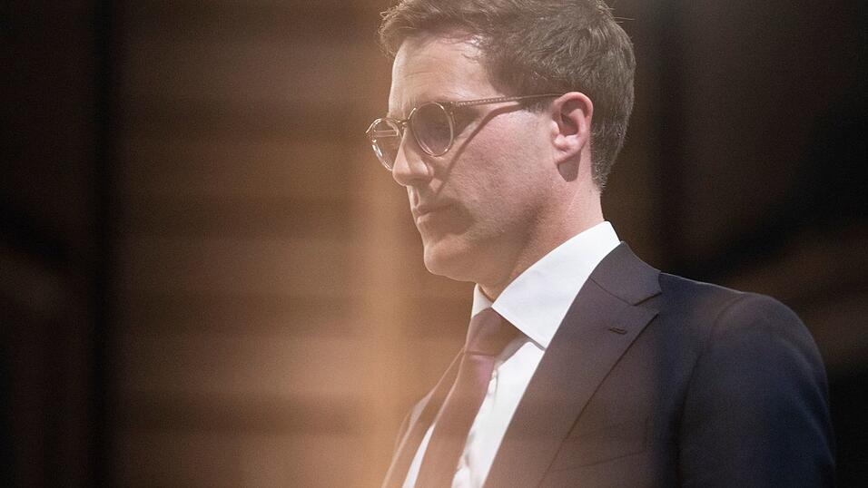 Lange hatte er in den Umfragen gef&uuml;hrt - doch nun hat CDU-Spitzenkandidat Hagel noch knapp verloren.