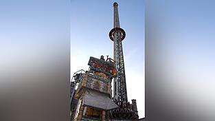 Der „Fortress Tower“ feiert Premiere auf dem Gäubodenvolksfest. Der „Fortress Tower“ feiert Premiere auf dem Gäubodenvolksfest.