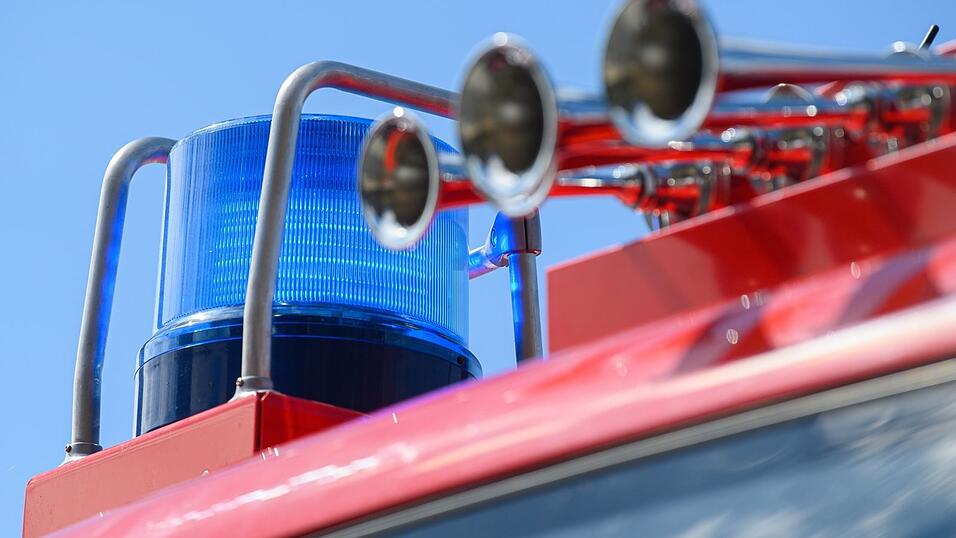 Erneut war die Feuerwehr bei einem Feldbrand im Einsatz.