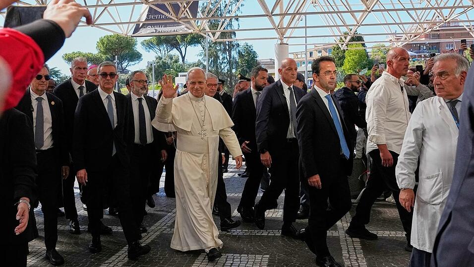 Papst Leo XIV. unterzieht sich einer Operation zur Entfernung eines Lungenknotens.