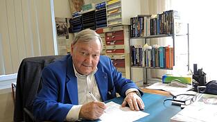 Erich von D&auml;niken wurde 90 Jahre alt.