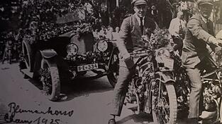 Erinnerung an den Blumenkorso 1925 durch Cham. Erinnerung an den Blumenkorso 1925 durch Cham.
