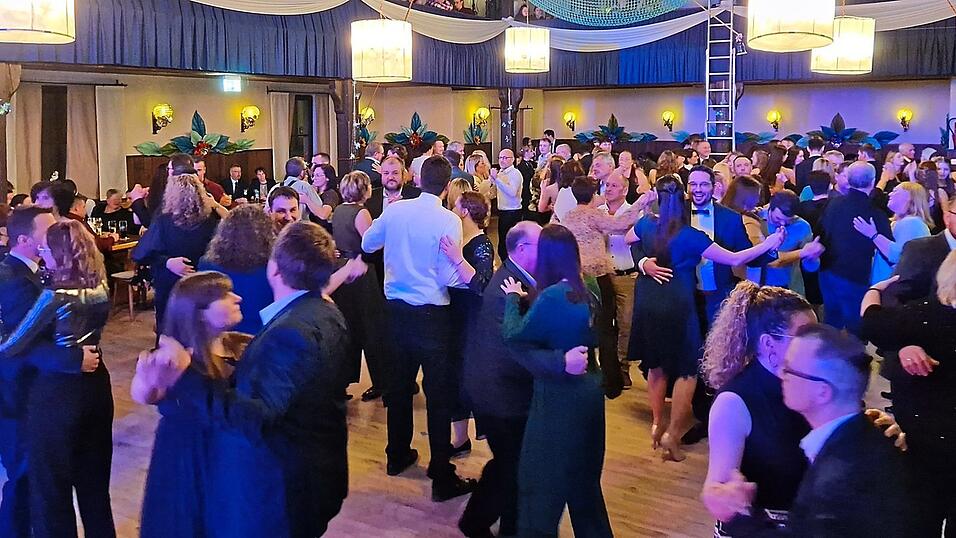 Die Ballg&auml;ste tanzten bis sp&auml;t in die Nacht.