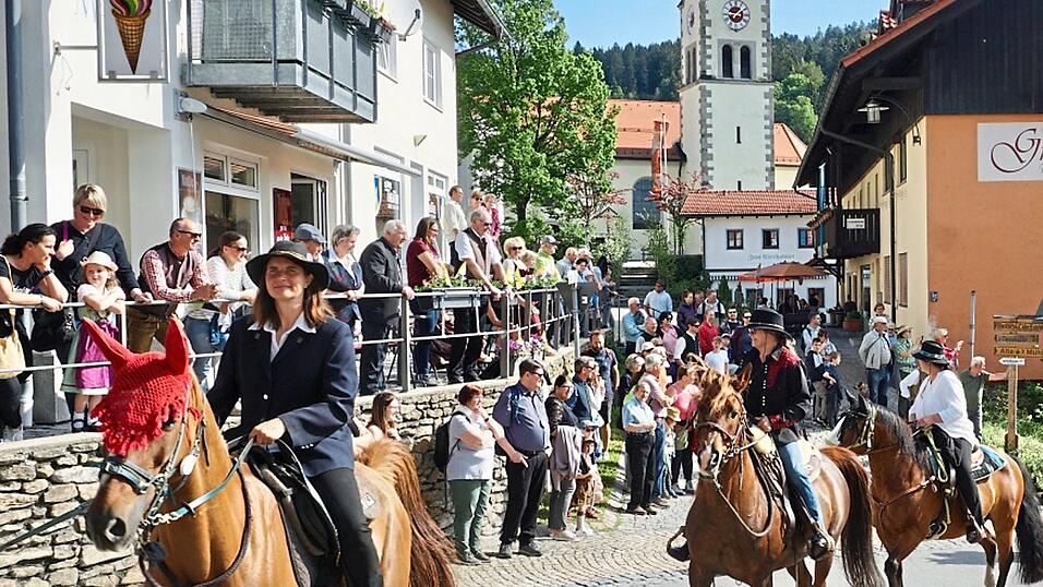 Knapp 70 Reiter beteiligten sich am Umzug.