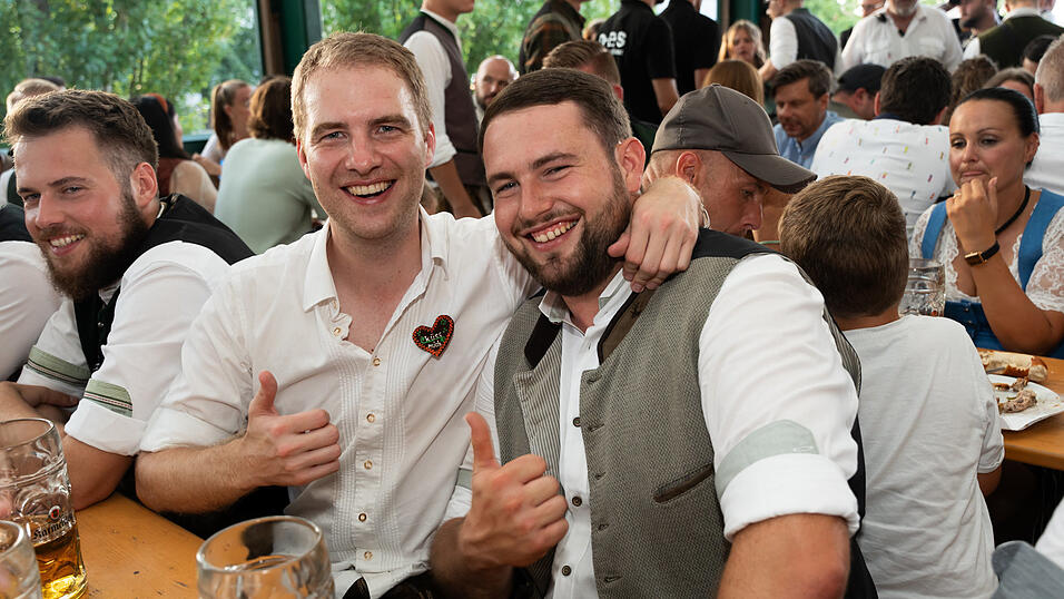 Die Partybilder vom Samstag, 17. August, aus dem Festzelt Nothaft. Die Partybilder vom Samstag, 17. August, aus dem Festzelt Nothaft.