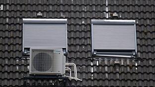 Klimaanlagen können die Temperaturen in Gebäuden deutlich senken. Klimaanlagen können die Temperaturen in Gebäuden deutlich senken.