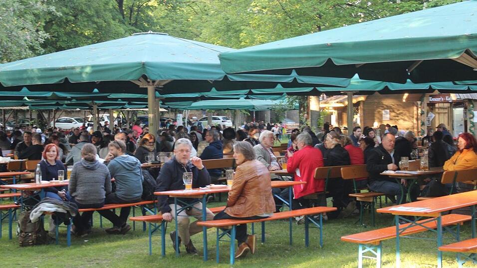 Die Landshuter genießen die neuen Freiheiten und das gute Wetter. Die Landshuter genießen die neuen Freiheiten und das gute Wetter.