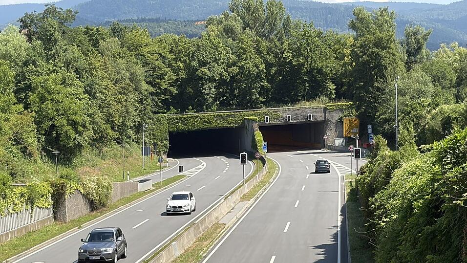Die Tunnel in Deggendorf sind im Herbst 2027 auch wieder von Sanierungsarbeiten betroffen. Die Tunnel in Deggendorf sind im Herbst 2027 auch wieder von Sanierungsarbeiten betroffen.