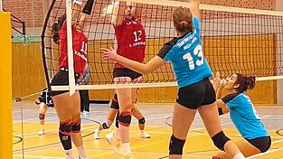 Die Raben-Spielerinnen konnten sich in fast allen Spielen souverän die Punkte sichern. Die Raben-Spielerinnen konnten sich in fast allen Spielen souverän die Punkte sichern.