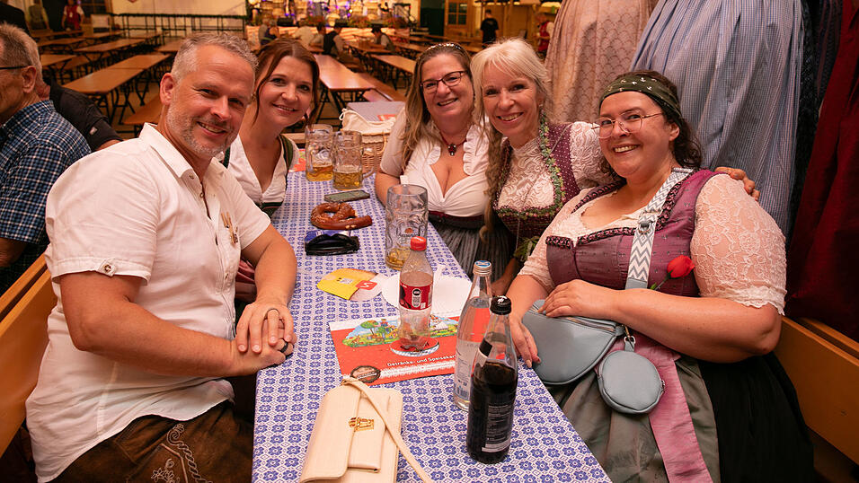 Die Partybilder vom Mittwoch, 13. August, aus dem Festzelt Greindl. Die Partybilder vom Mittwoch, 13. August, aus dem Festzelt Greindl.