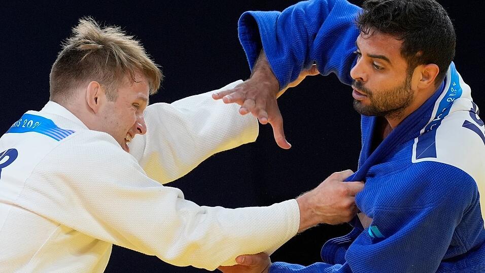 Judoka Timo Cavelius (l) wurde nach einer Pr&uuml;gelattacke in der Bundesliga im Krankenhaus operiert. (Archivbild)