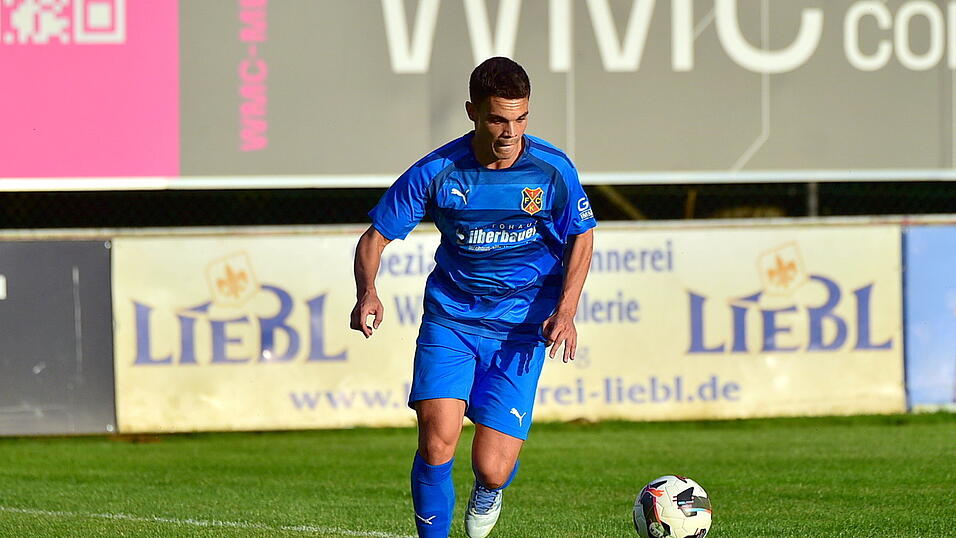 Die K&ouml;tztinger Defensive um Simon Schreiner stand beim FC Tegernheim bis auf das Gegentor sicher.