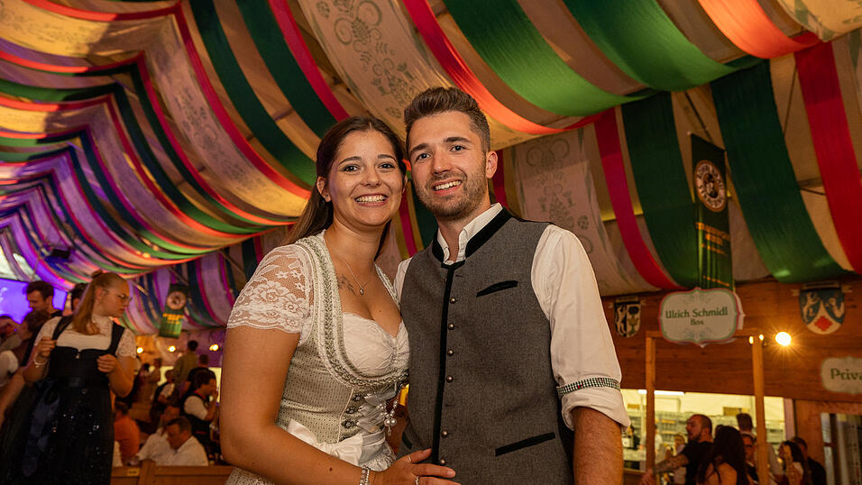 Die Partybilder vom Freitag, 9. August 2024, aus dem Festzelt Weckmann. Die Partybilder vom Freitag, 9. August 2024, aus dem Festzelt Weckmann.