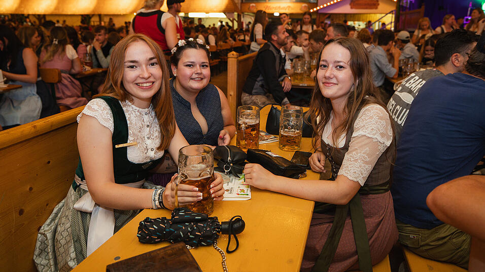 Die Partybilder vom Sonntag, 18. August, aus dem Festzelt Nothaft. Die Partybilder vom Sonntag, 18. August, aus dem Festzelt Nothaft.