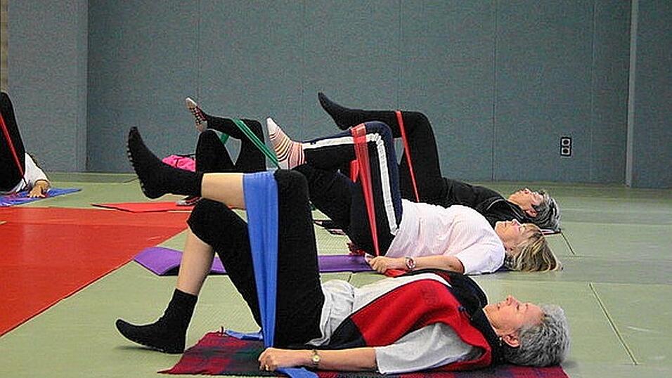 Lange haben die Rehasportler in Chamerau auf den Wiederbeginn warten müssen. Lange haben die Rehasportler in Chamerau auf den Wiederbeginn warten müssen.