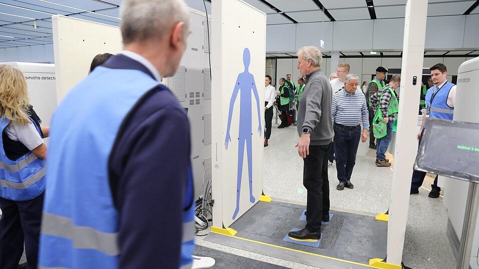Sie testen auch die modernen Körperscanner.