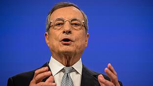 Der ehemalige Pr&auml;sident der Europ&auml;ischen Zentralbank, Mario Draghi, wird mit dem Karlspreis 2026 ausgezeichnet (Archivbild).